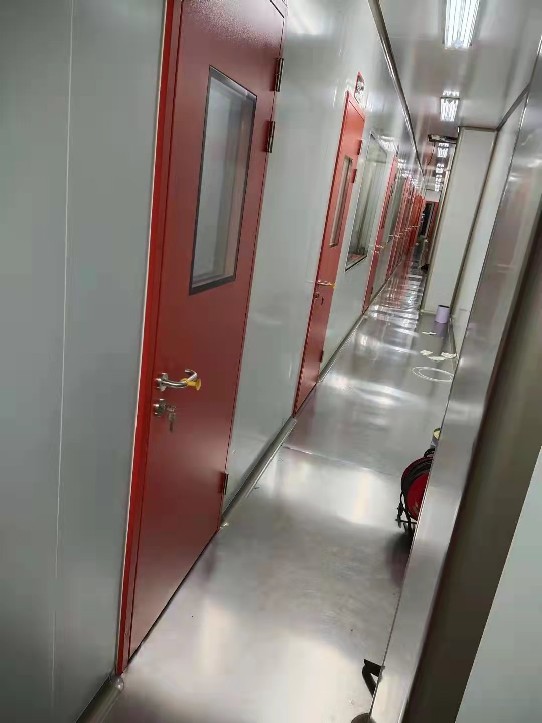 1646213397913323.jpg 噴漆設(shè)備.jpg