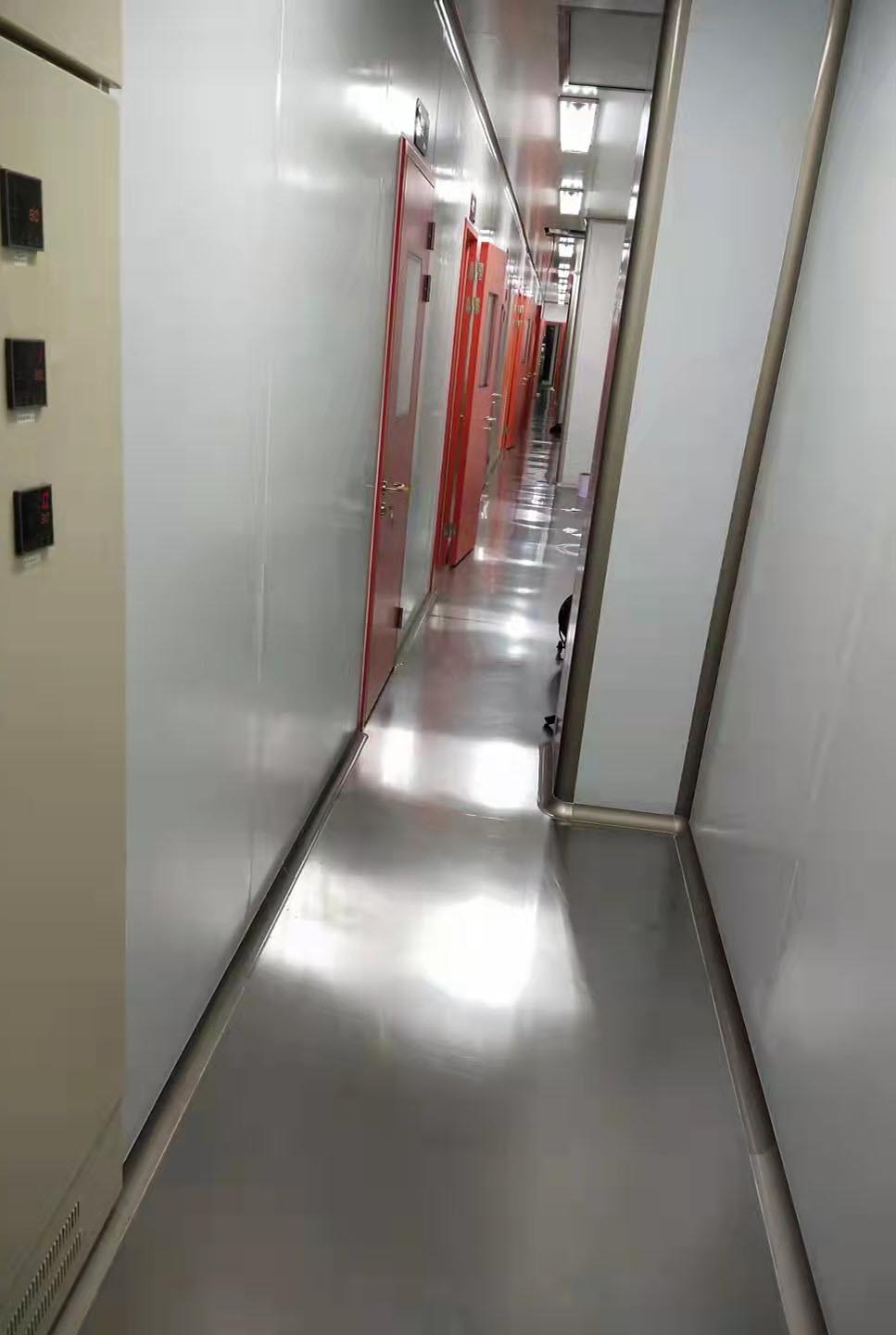 1646450729733612.jpg 無塵自動<a href='http://m.zzzhenxing.com/' target='_blank' title='噴漆設(shè)備' style='color:#eb2828'><strong>噴漆設(shè)備</strong></a>.jpg